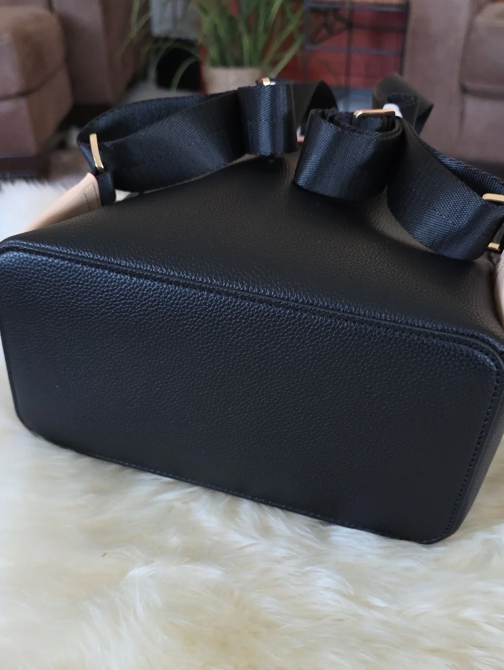 Beautiful NWOT Bugatti Black Leather Small Backpack Bag 🖤🎁♥️